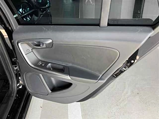 VOLVO V60 2016