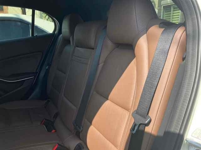 MERCEDES BENZ GLA CLASS 2015