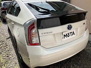 TOYOTA PRIUS 2014