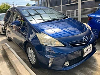 TOYOTA PRIUS ALPHA 2013
