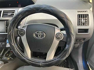 TOYOTA PRIUS ALPHA 2013