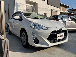 TOYOTA AQUA 2017
