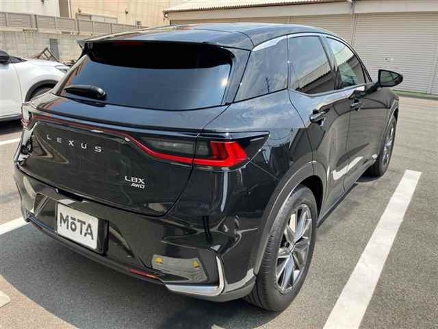 LEXUS LBX 2024