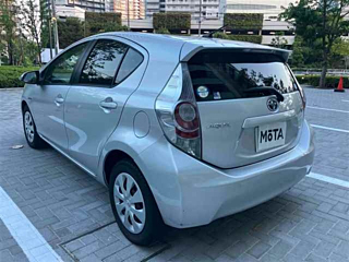 TOYOTA AQUA 2013