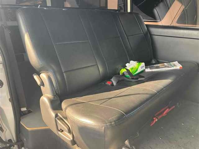 TOYOTA HIACE VAN 2019