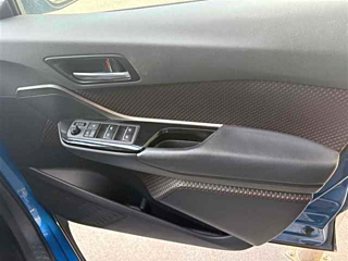 TOYOTA C-HR 2017