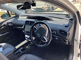 TOYOTA PRIUS 2016