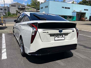 TOYOTA PRIUS 2016