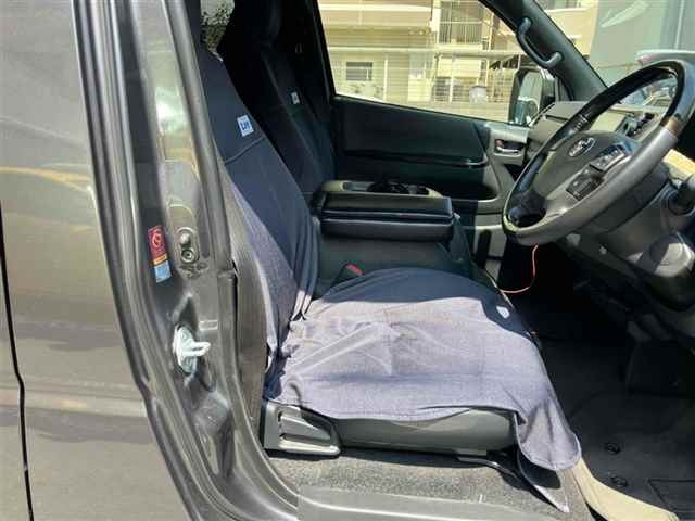 TOYOTA HIACE VAN 2021