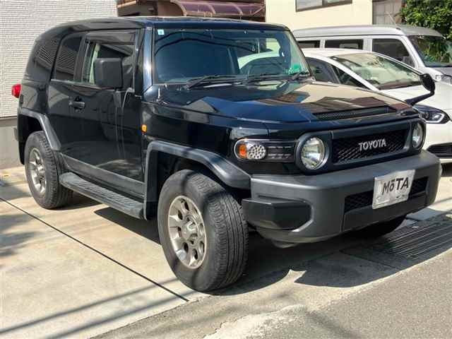 TOYOTA FJ CRUISER 2011