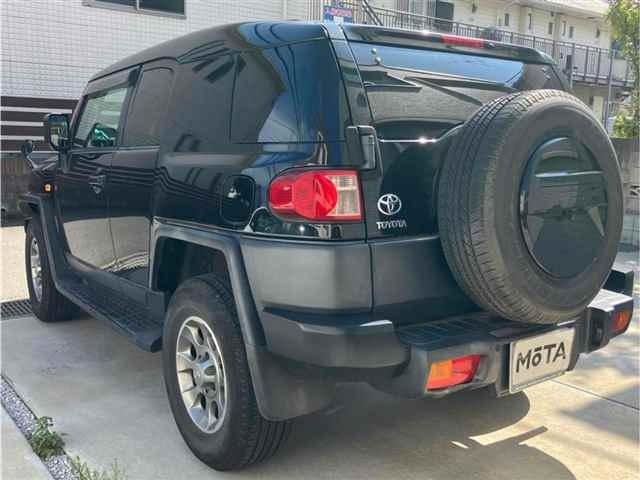 TOYOTA FJ CRUISER 2011