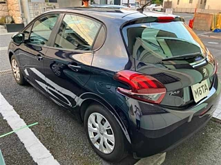 PEUGEOT 208 2018