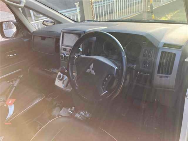 MITSUBISHI DELICA D5 2014