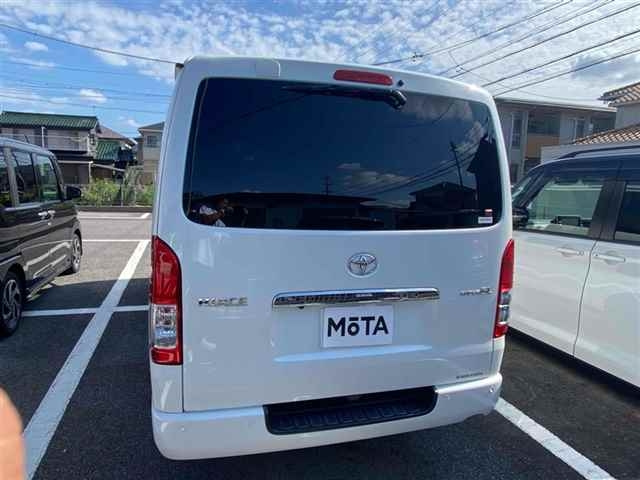 TOYOTA HIACE VAN 2021