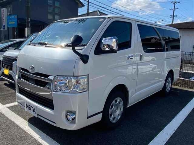 TOYOTA HIACE VAN 2021