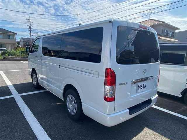 TOYOTA HIACE VAN 2021