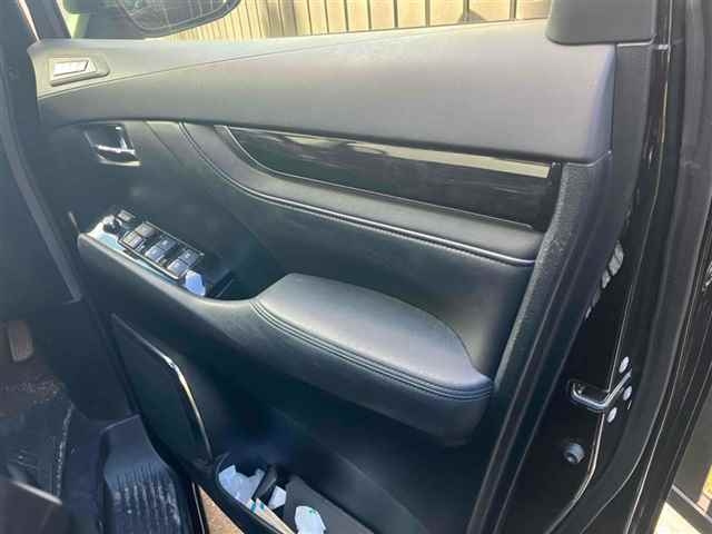TOYOTA ALPHARD 2017