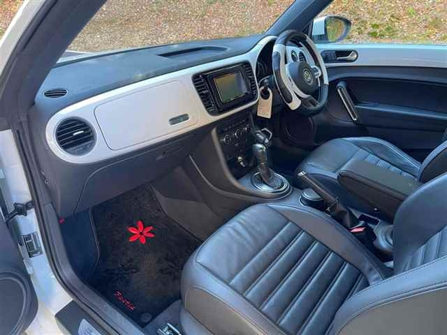 VOLKSWAGEN THE BEETLE 2012