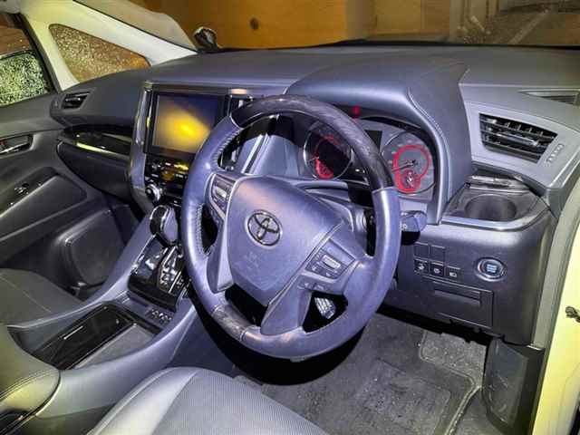 TOYOTA ALPHARD 2021