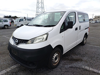 NISSAN NV200