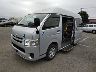 TOYOTA HIACE VAN