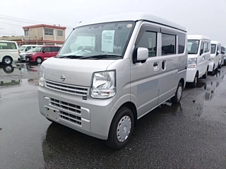 NISSAN CLIPPER VAN