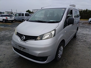 NISSAN NV200