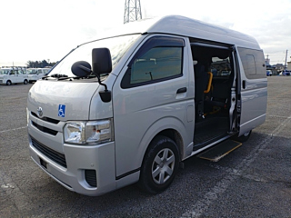 TOYOTA HIACE VAN