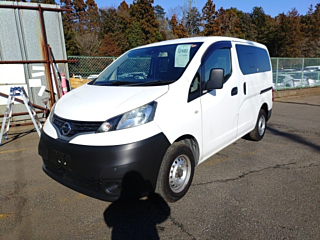 NISSAN NV200