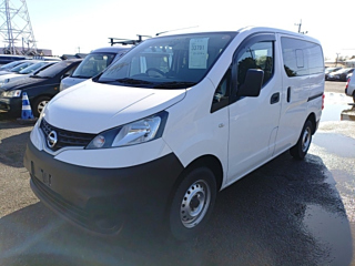 NISSAN NV200