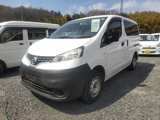 NISSAN NV200