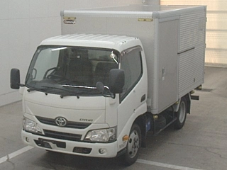 TOYOTA DYNA
