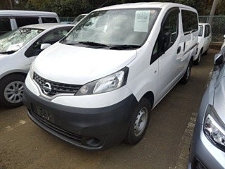 NISSAN NV200