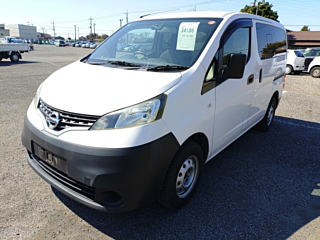 NISSAN NV200