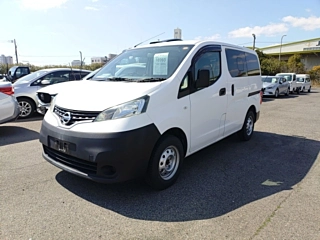 NISSAN NV200