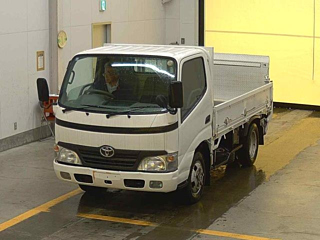 TOYOTA DYNA