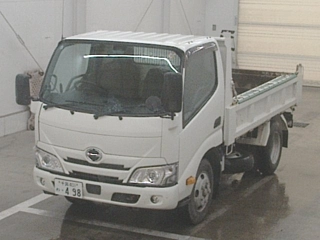 Hino Dutro 2022