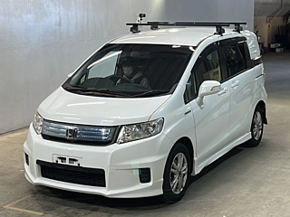 HONDA FREED SPIKE HYBRID 2013