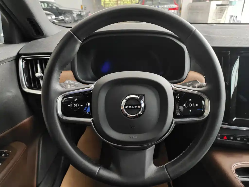 VOLVO S90 2022