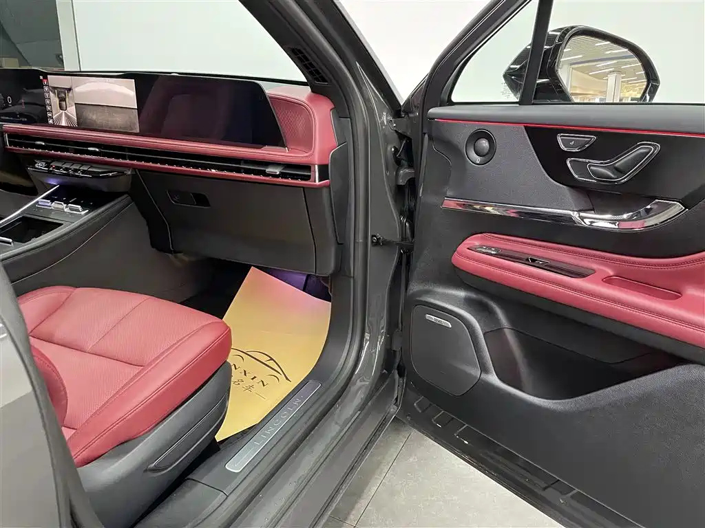 LINCOLN ADVENTURER 2023