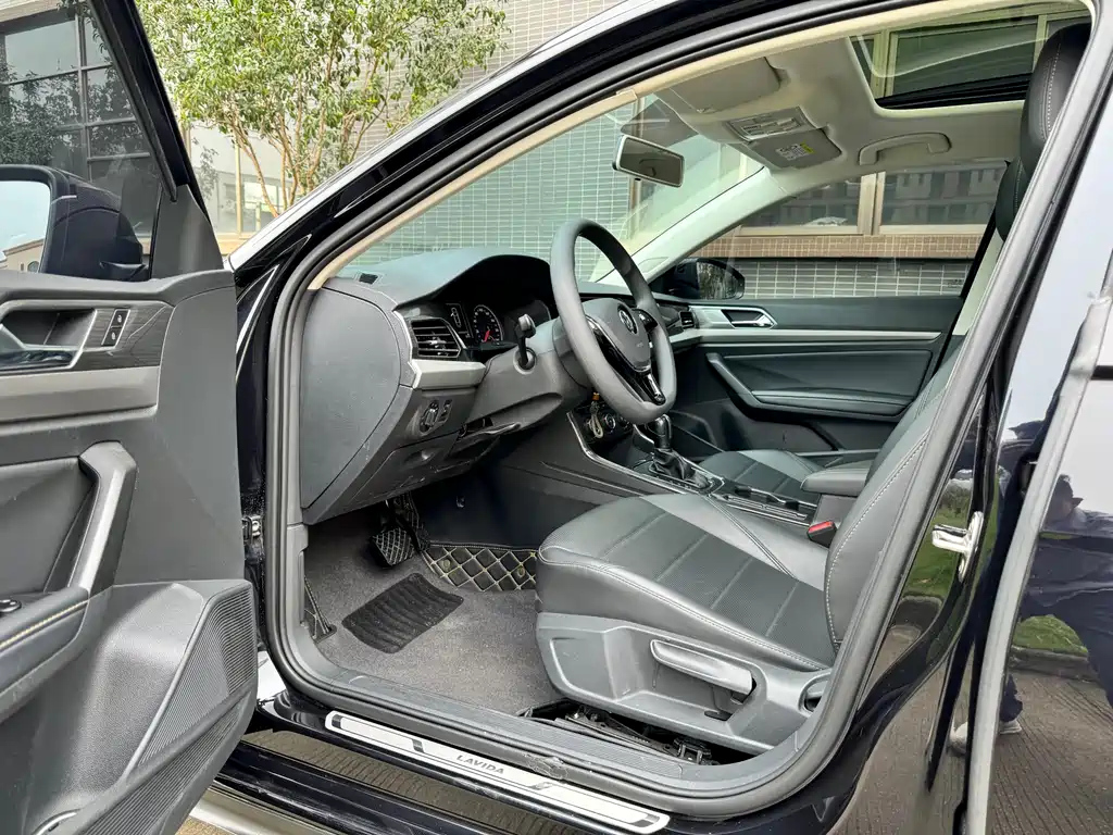 VOLKSWAGEN LAVIDA 2019
