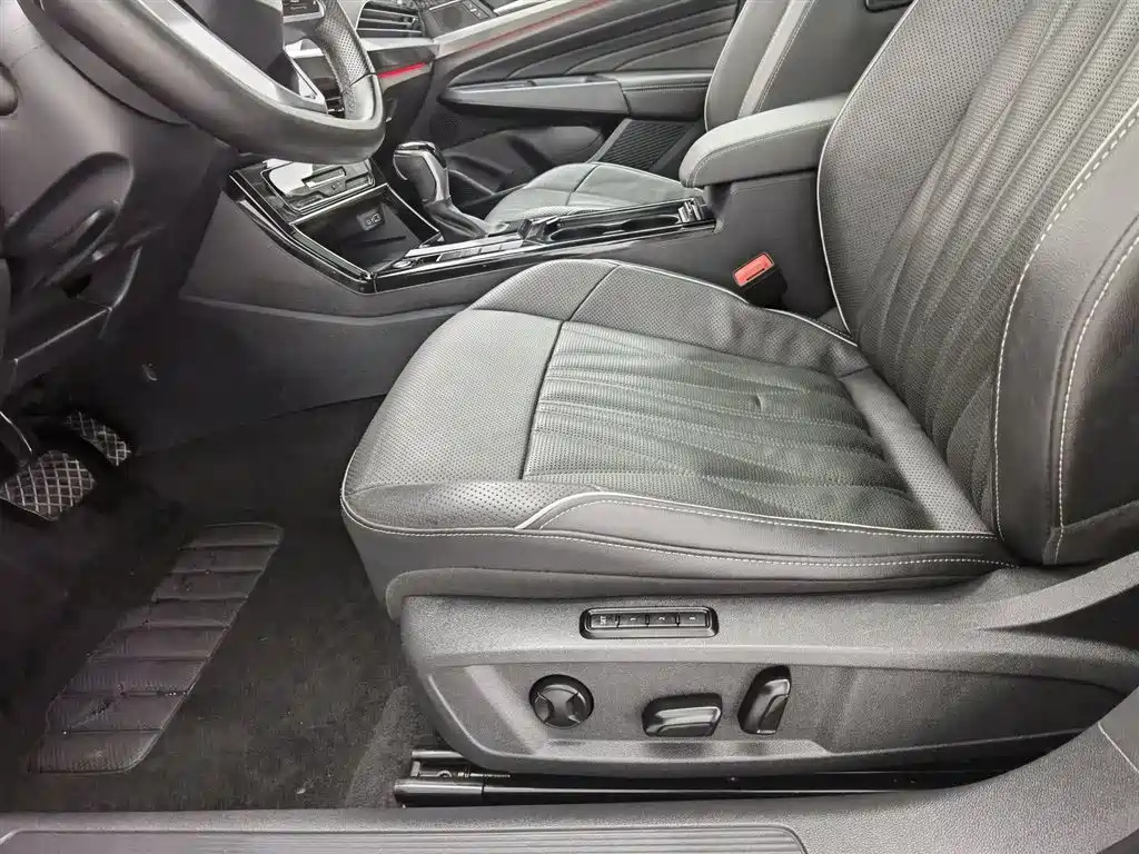 VOLKSWAGEN PASSAT 2022