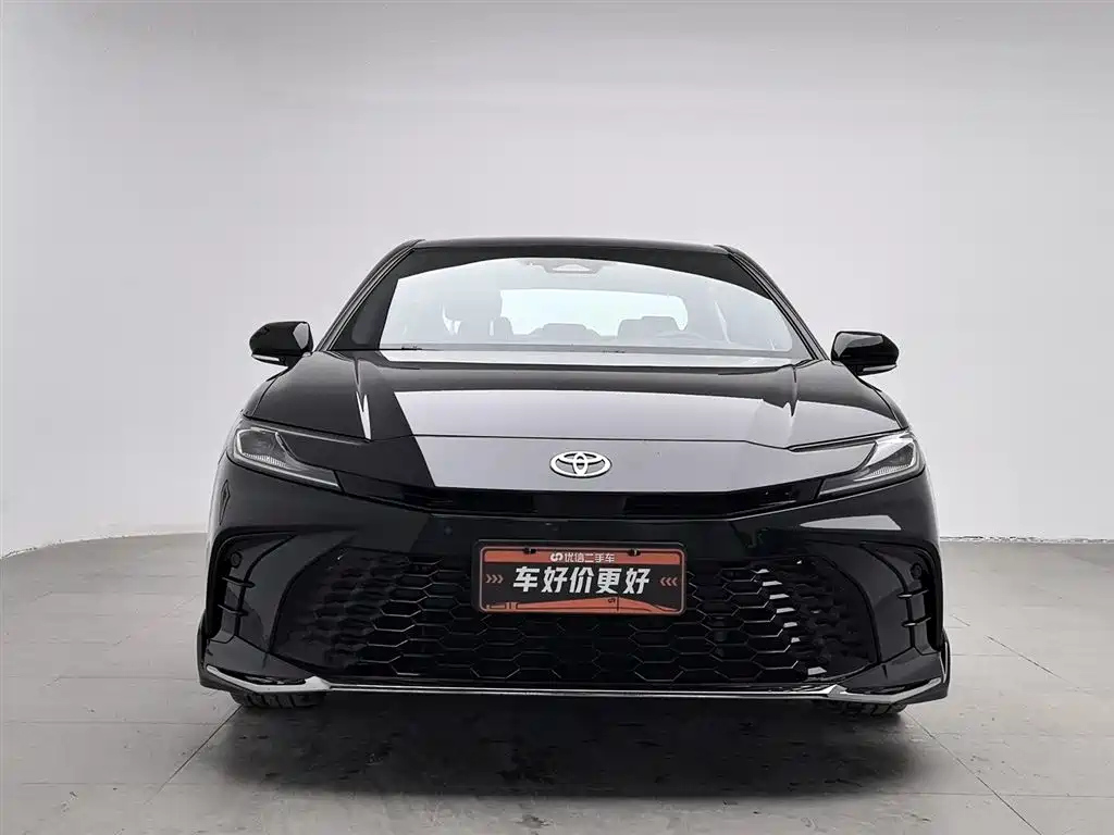 TOYOTA CAMRY 2025