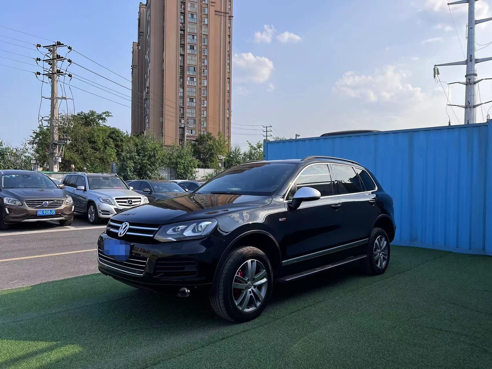 VOLKSWAGEN TOUAREG