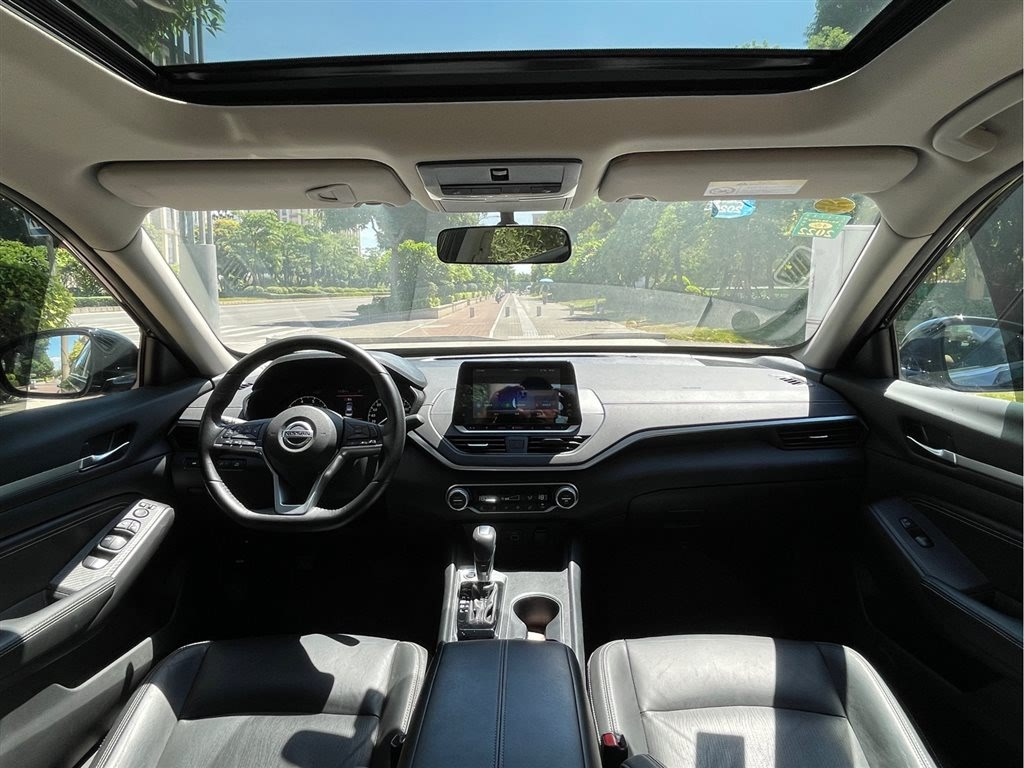 NISSAN TEANA 2020