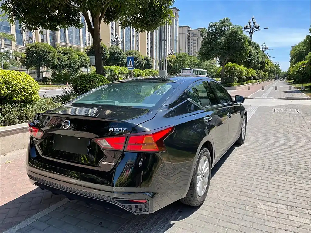 NISSAN TEANA 2020