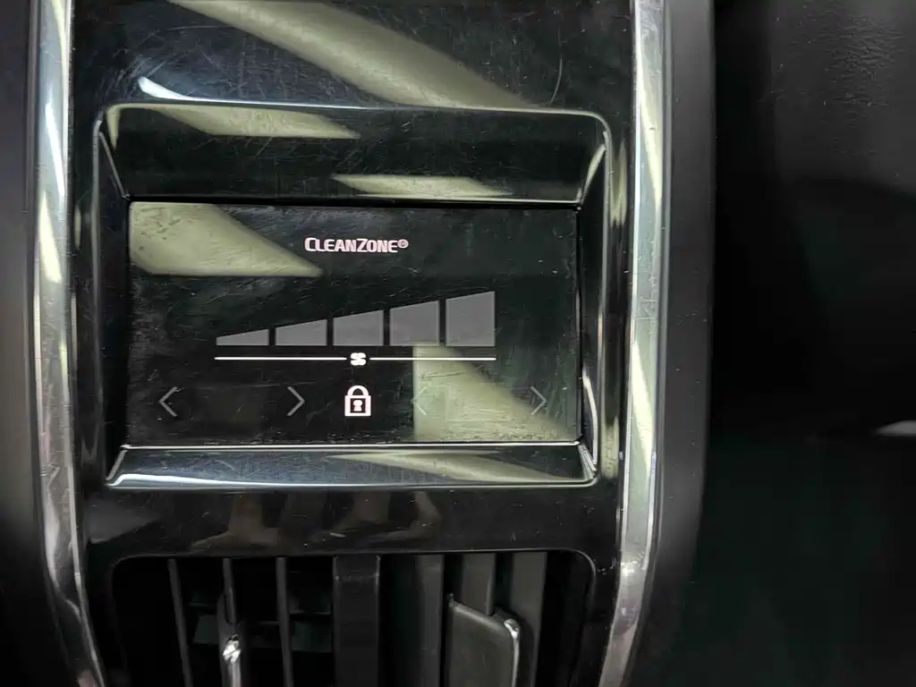 VOLVO S90 2017