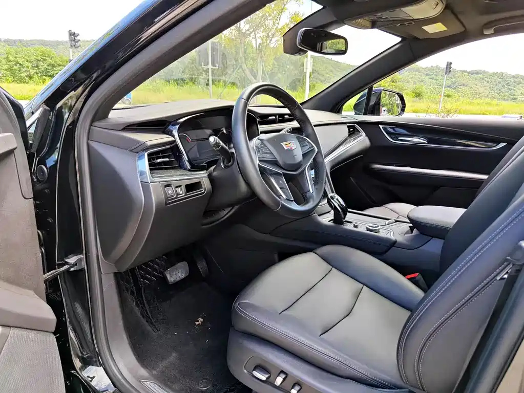CADILLAC XT5 2021