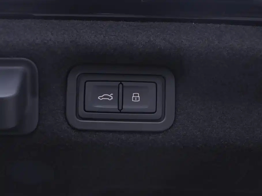 AUDI A7L 2023