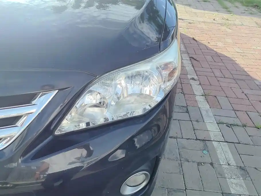 TOYOTA COROLLA 2011